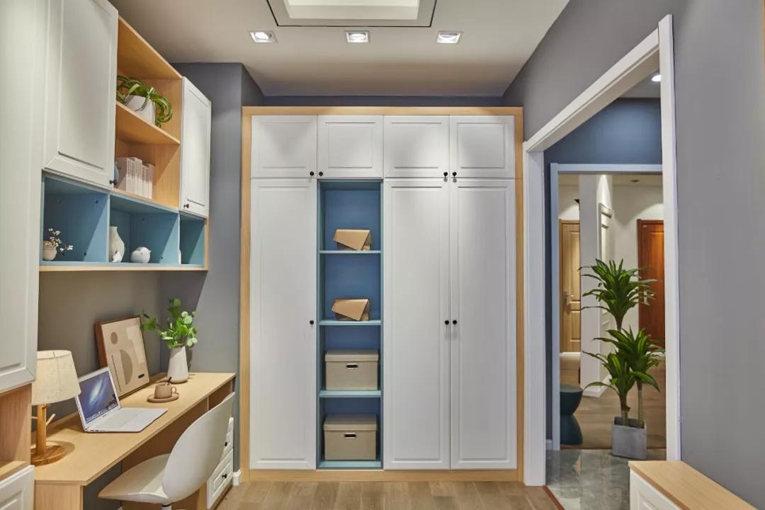 NG电子游戏现代简约衣柜实拍